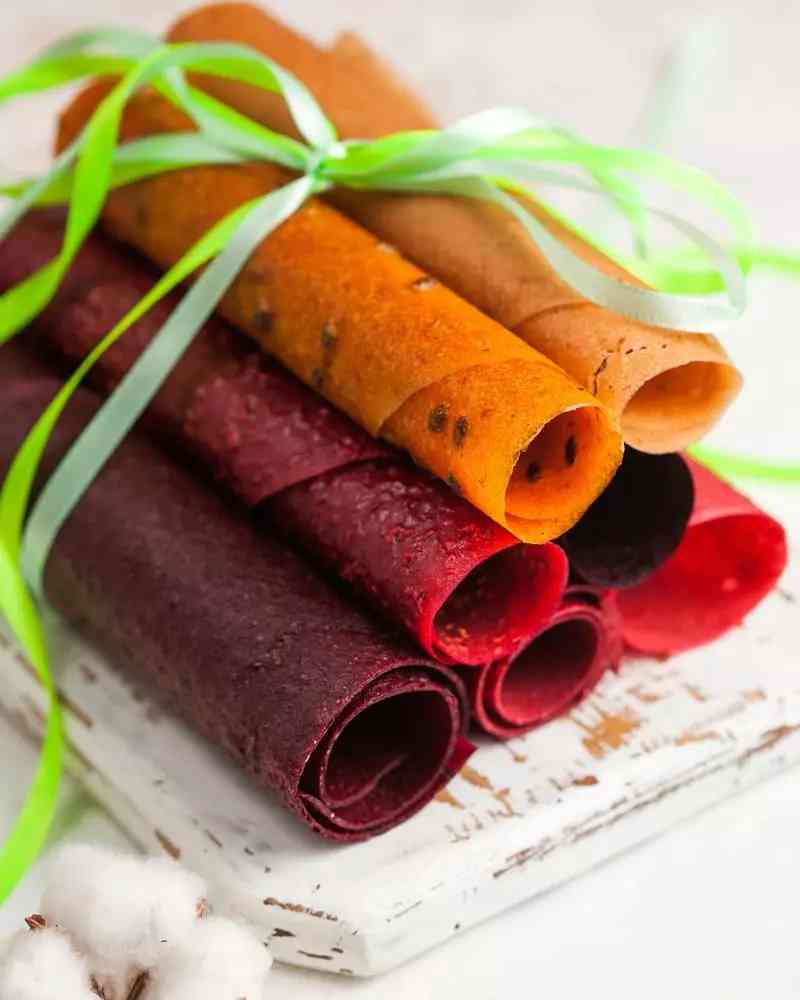 Strawberry Kisses Fruit Roll Ups